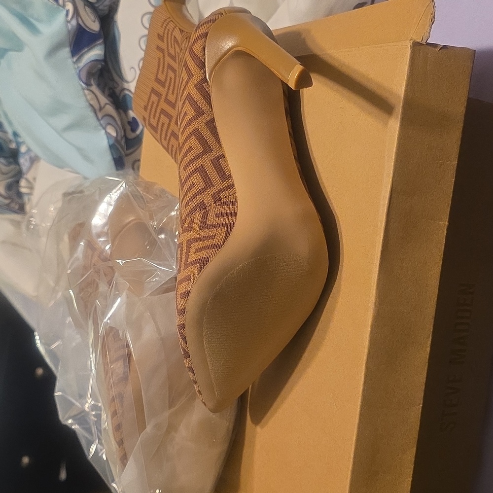 Steve Madden Brown Patterned Heeled Boots - Picture 2 of 2